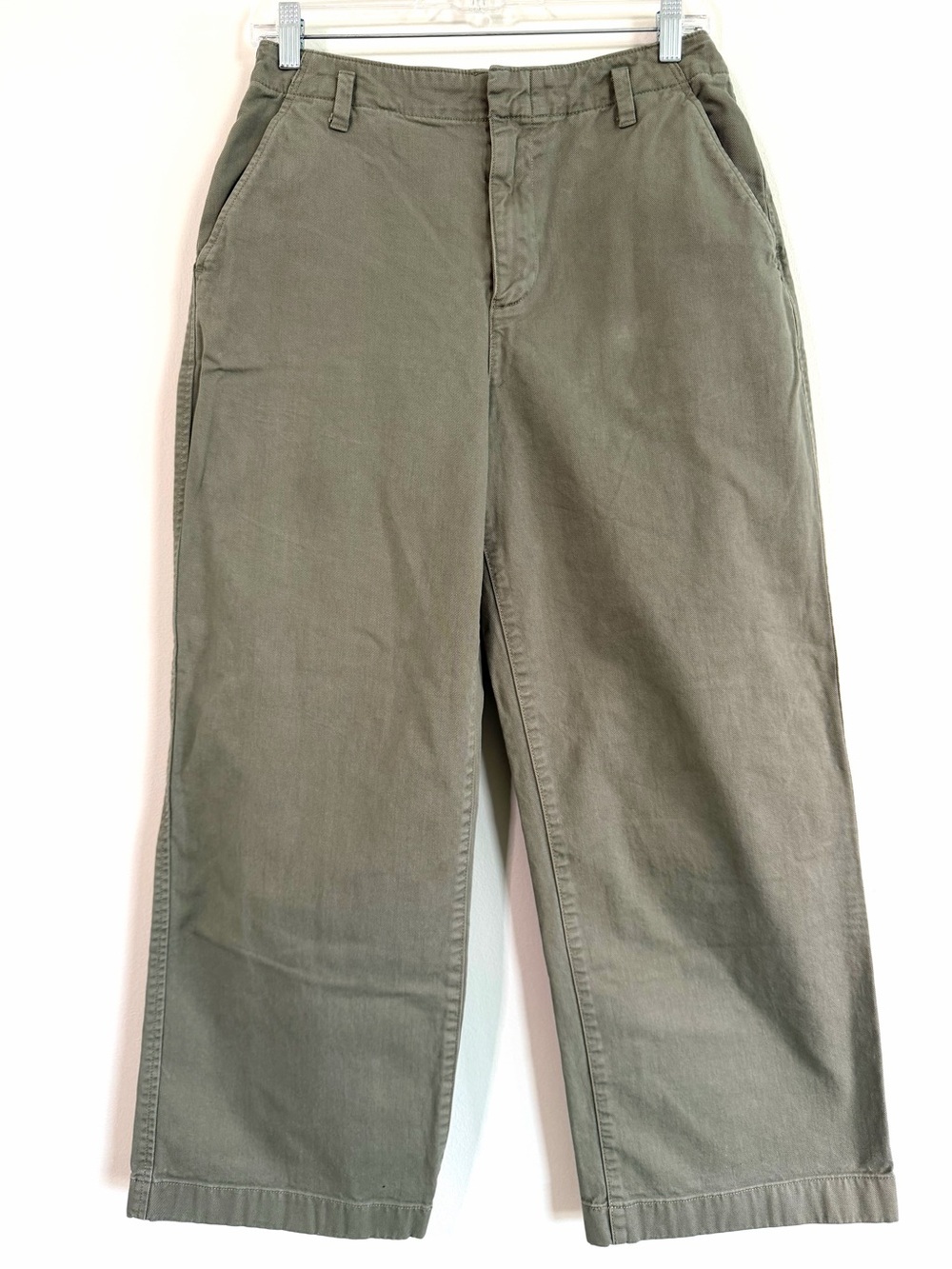 GAP Loose Fit Light Olive Khaki’s Women’s Size 6